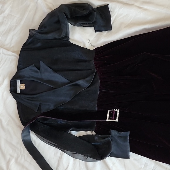 Vintage Lisa Michaels Black Velvet & Satin Evening Dress, Size 10, $55 - Picture 3 of 14
